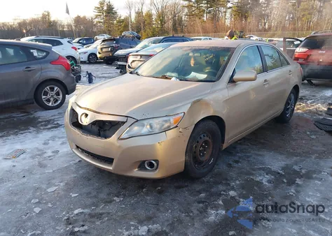 2010 Toyota Camry z USA, uszkodzony, nr VIN 4T1BF3EK2AU030433